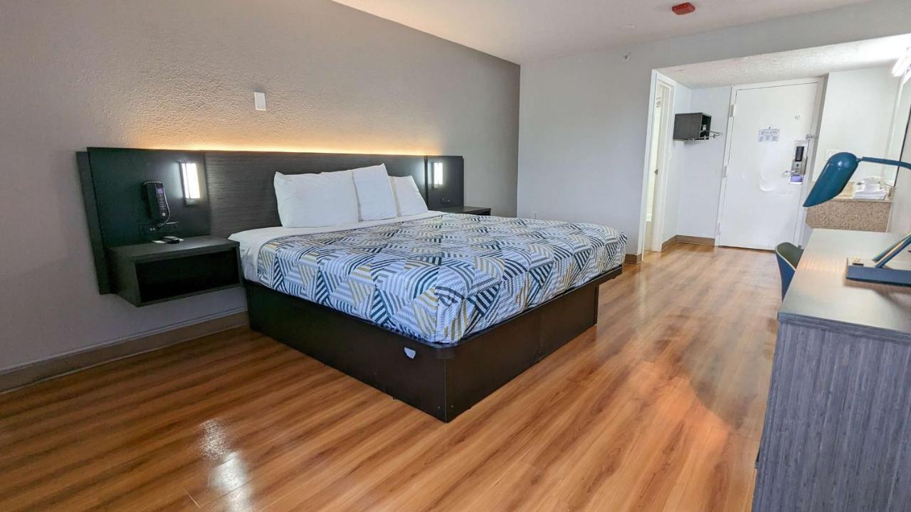 Hotel 6-framingham, Ma - Boston West